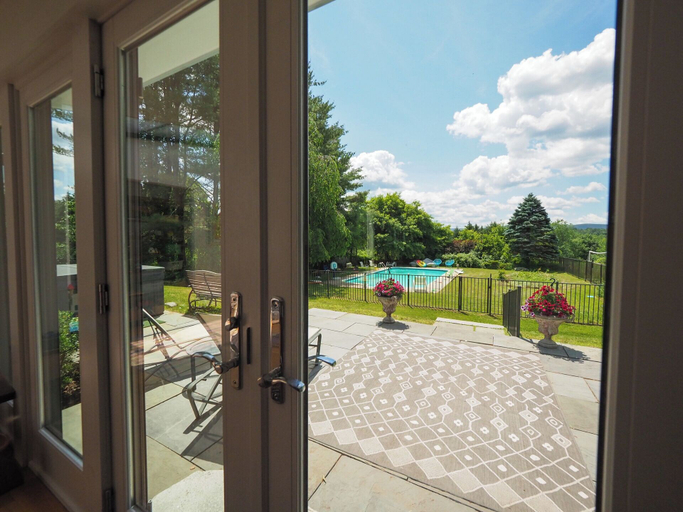 Others 5, Charming 6 Bdrm Countryside Stay, Berkshire