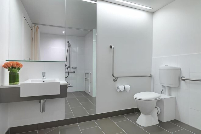 Bathroom 7