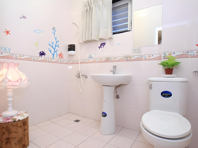 Bathroom 1, Winter Love B & B, Yilan