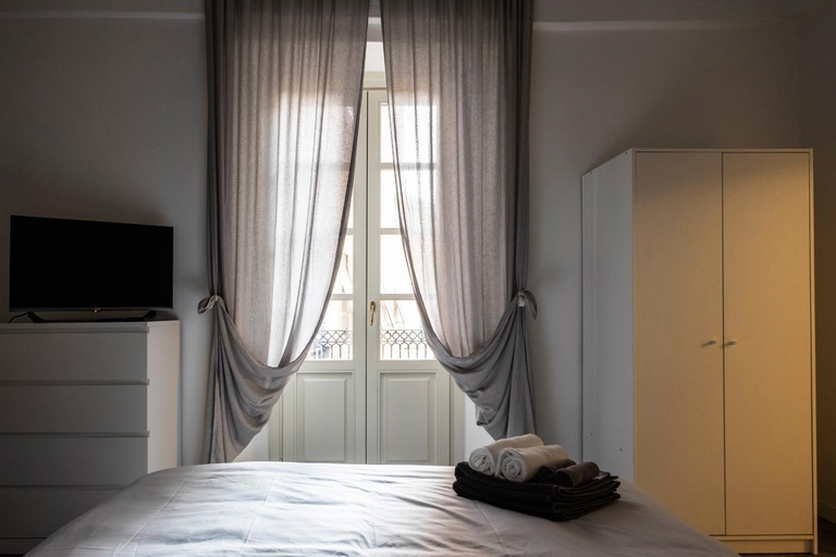 Bedroom 1, Archivolto del Teatro, Savona