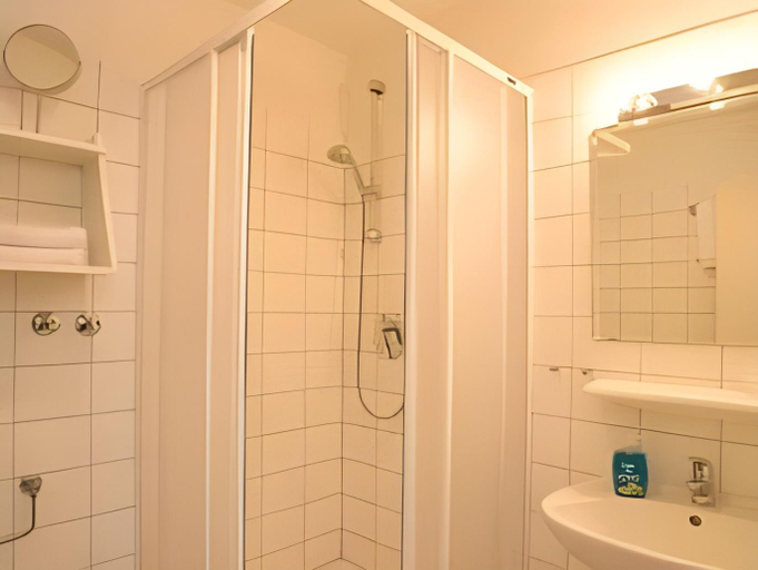 Bathroom 3, Hermes Hotel Oldenburg, Oldenburg