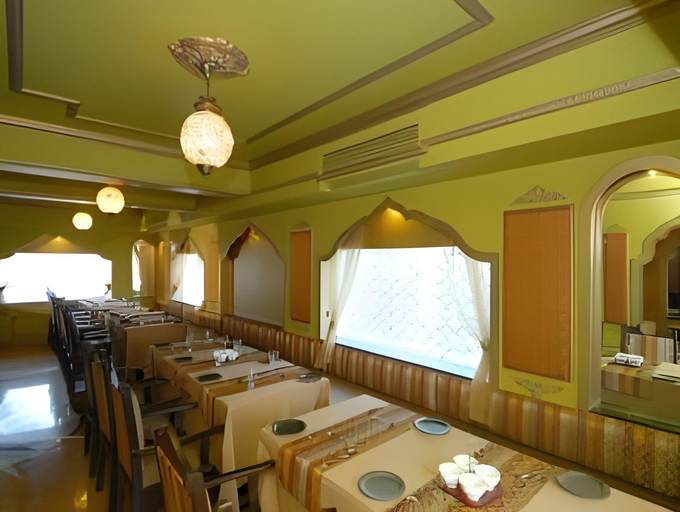 Food & Drinks 5, Hotel Arif Castles, Lucknow