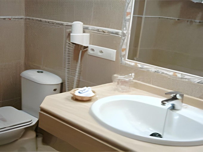 Bathroom 4, Nova Centro, Cádiz