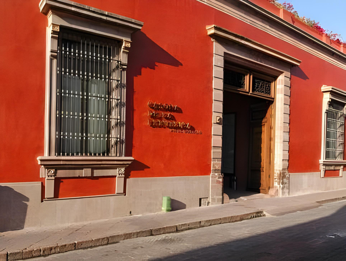 Exterior & Views