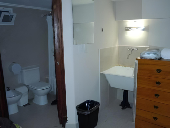 Bathroom 3, Milhouse Hostel Hipo, Distrito Federal