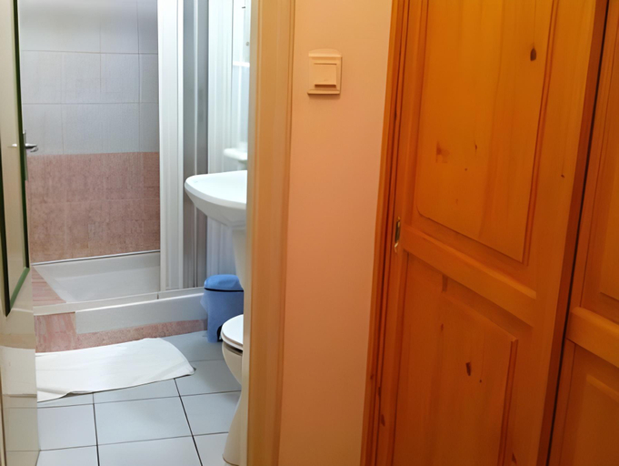 Bathroom 2, Hotel Zodiaco, Szekszárd