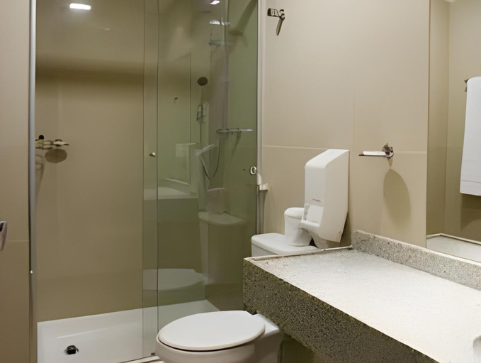 Bathroom 3, FAST SLEEP Guarulhos by Slaviero Hoteis, Guarulhos