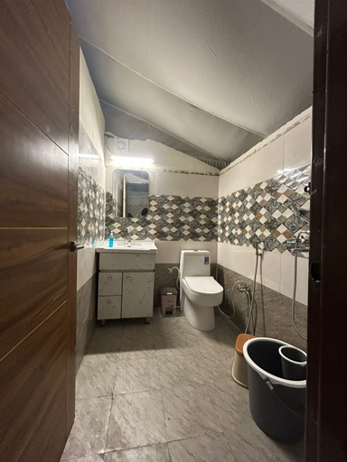 Bathroom, Baromas Resort and Camping, Dehradun
