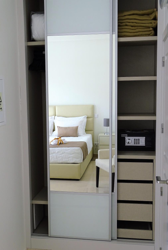 Others 5, Bowen, Luxury Suites, Lagos