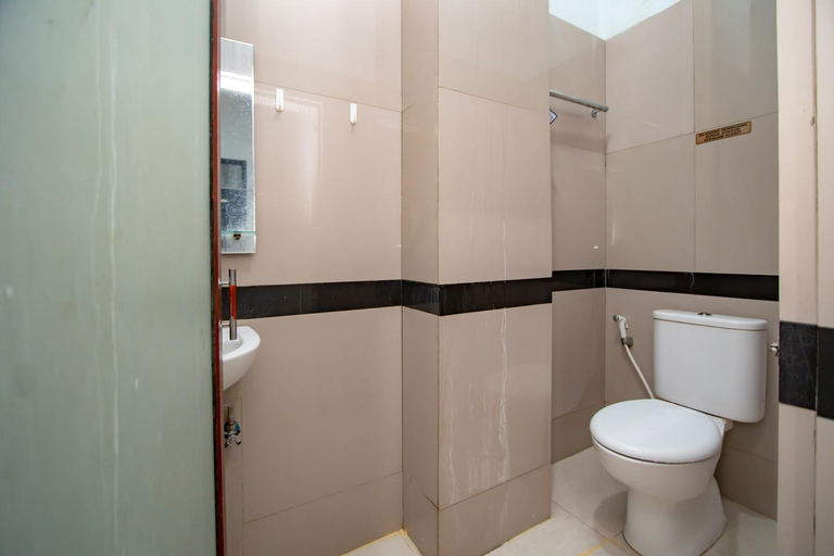 Bathroom 14