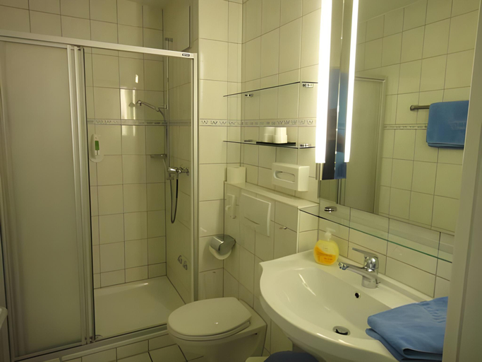 Bathroom, Ahrtal Apartments, Ahrweiler