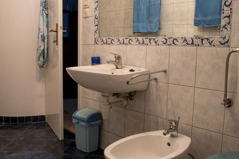 Bathroom 3, Villa Cindro Apartments, Podstrana