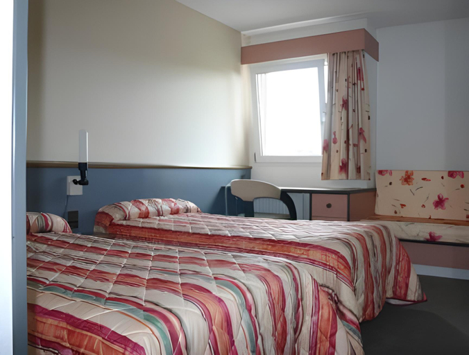 Bedroom 2, Brit Hotel Dak Hotel, Yonne