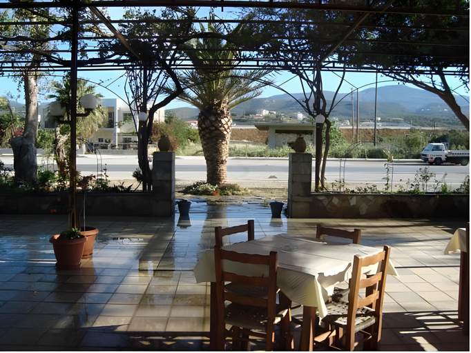 Others 5, Athina, Crete