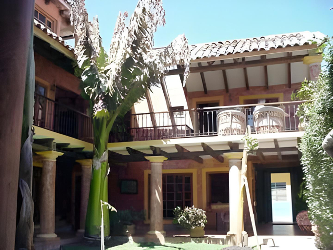 Exterior & Views