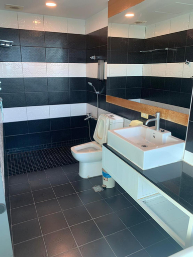 Bathroom 4