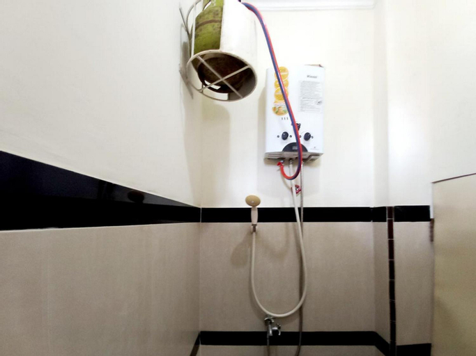 Bathroom 11