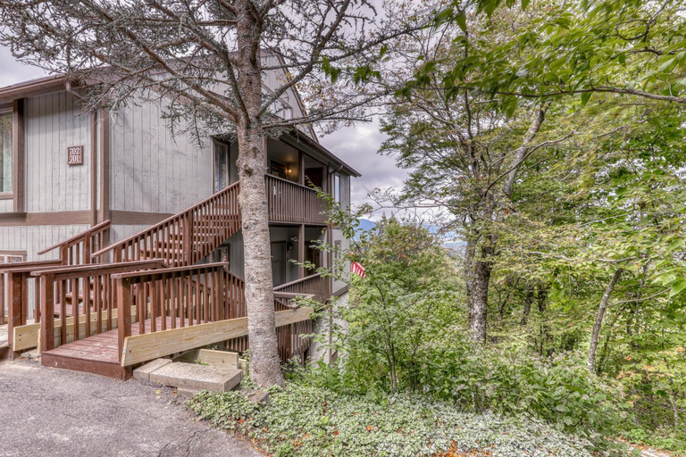 Skyleaf Villa 702, Avery