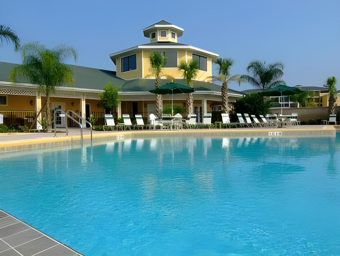 Sport & Beauty 5, 3rd floor condo w gym hot tub sauna balcony shared pools near theme parks, Osceola