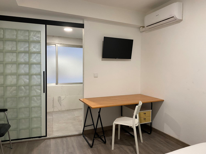 Others 5, Shanti Rooms, Valencia