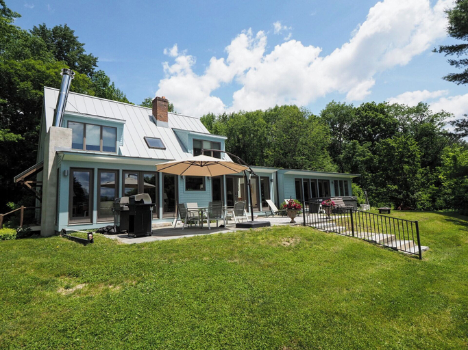 Exterior & Views 2, Charming 6 Bdrm Countryside Stay, Berkshire