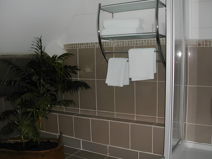 Bathroom 4, Hotel B&R Piano 2 - Louvain-la-Neuve - Mont Saint Guibert, Brabant Wallon