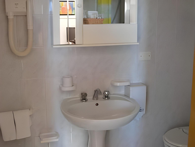 Bathroom 2, Hotel Canusium, Barletta-Andria-Trani