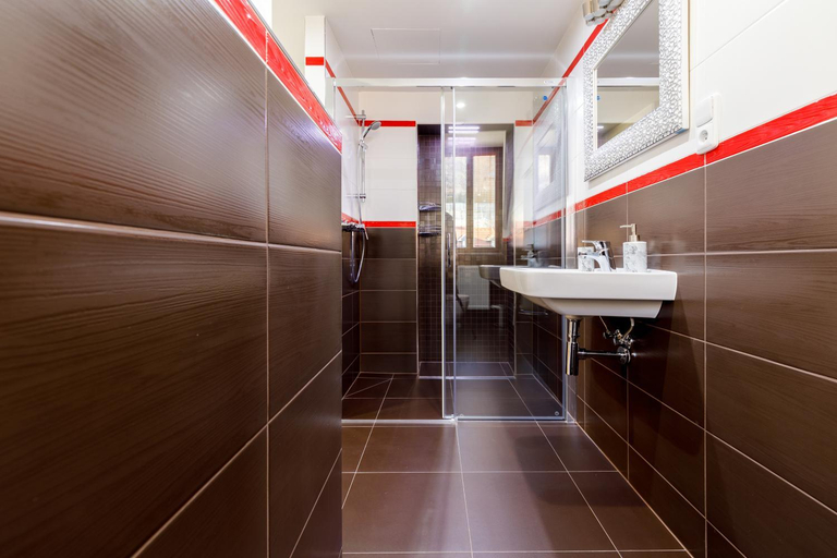 Bathroom 3, Apartments Menuet, Karlovy Vary