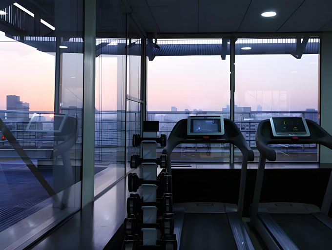 Exterior & Views 21