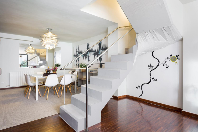 Others 2, My Space Emirates - Modern Duplex with Private Garden and Swimming Pool, Barcelona