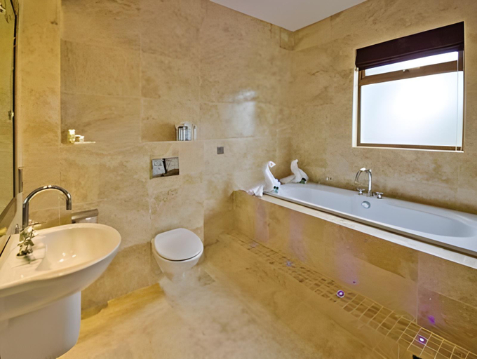 Bathroom 4, Ard Ri House Hotel