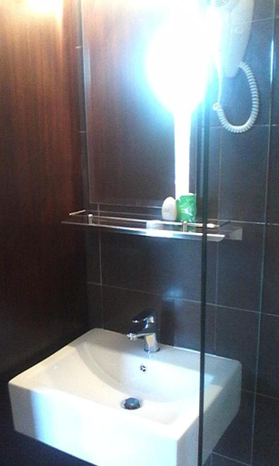 Bathroom 3, Aenaon Studios, Central Greece