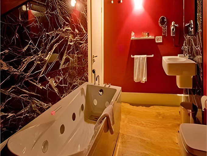 Bathroom 4, Monumento Pazo De Orbán & Sangro, Lugo