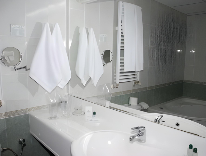 Bathroom 5, Grand Hotel Murgavets, Chepelare