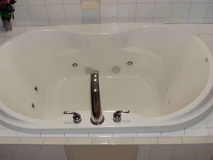 Bathroom 3, Driftwood Inn, Kent