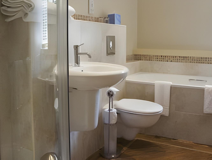 Bathroom 4, Haley's Hotel, Leeds