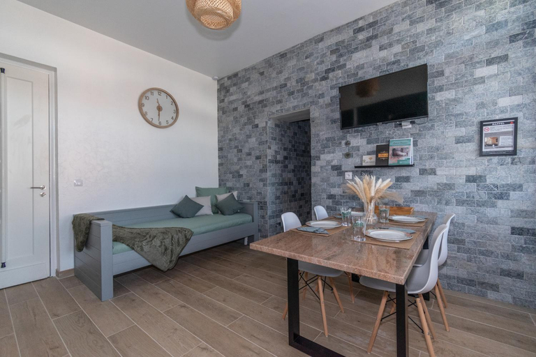 Dining Room 11