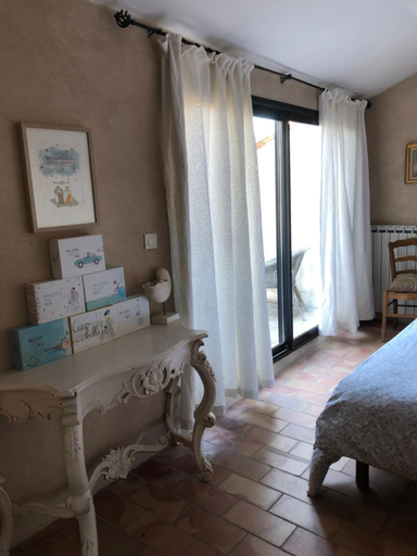Others 3, Le Colombier, Vaucluse