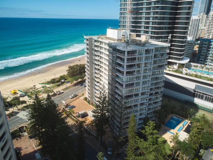 Beachfront Escape in Surfers Paradise - CoastHM, Gold Coast