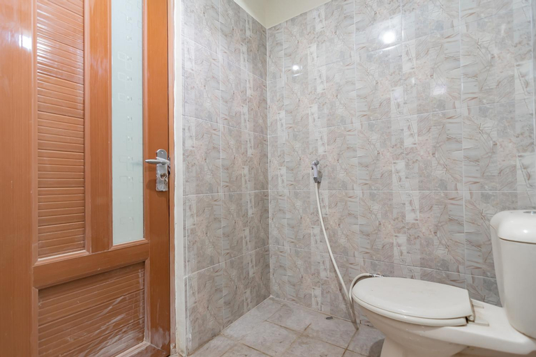 Bathroom 10