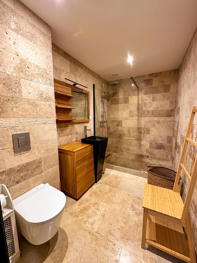 Bathroom 2, L'Hermine Chambres d'Hotes, Finistère