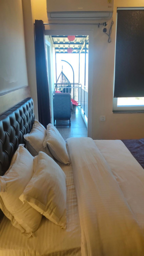 Bedroom, Icebergs Hotel, Dehradun