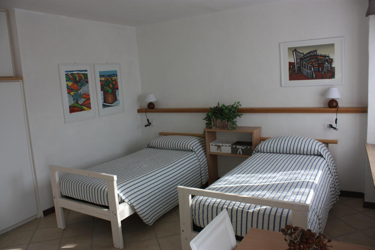 Others 3, B&B Brixius, Verona