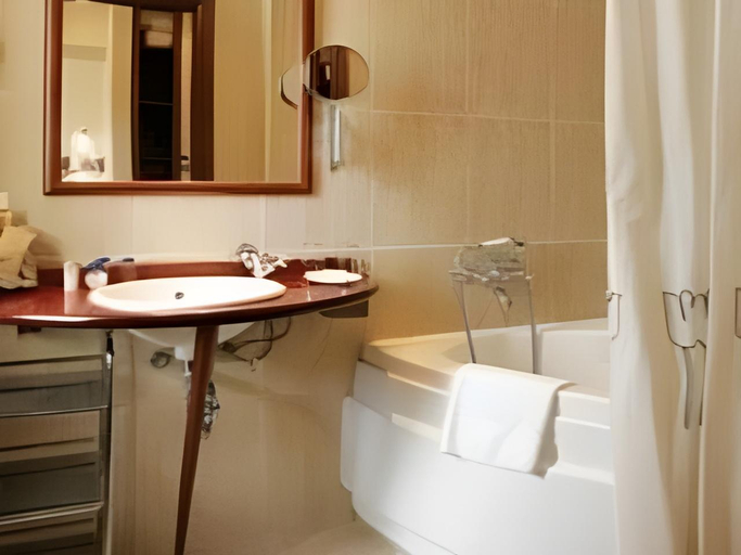 Bathroom 3, Hotel Ciutat Jardi, Baleares