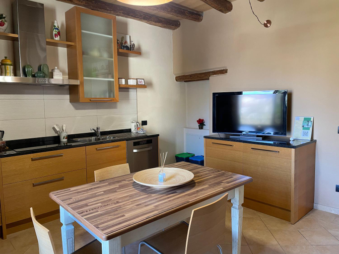 Others 3, La Casa Sul Sasso In town serviced accommodations, Lecco