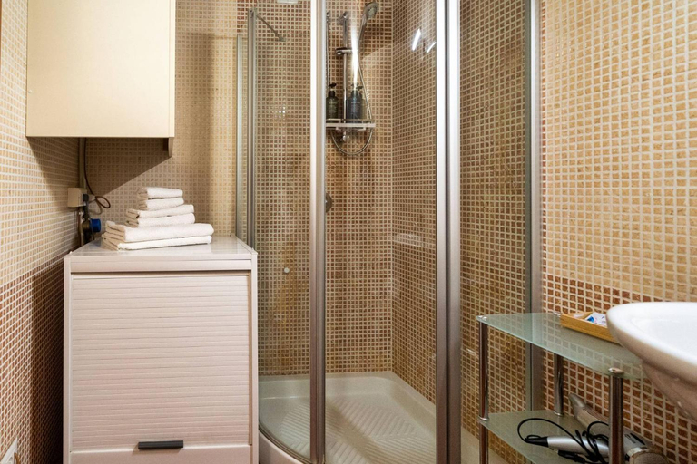 Others 4, La Dimora nell'Anfiteatro Superior room and apartment Self check in Elevator Air Conditioning, Lucca