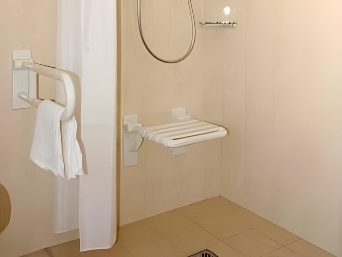Bathroom 3, Albergo Hofer, Bolzano