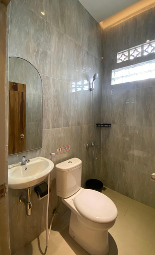 New Nusa Indah Hotel Kadipaten - Tap to explore photos