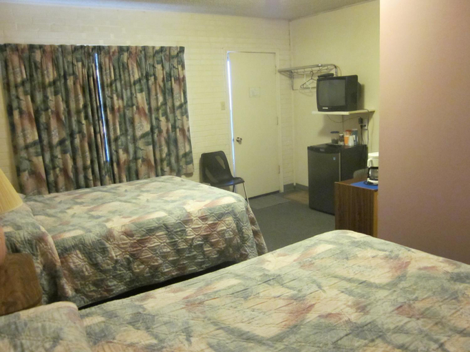 Others 5, City Centre Motel, Division No. 8