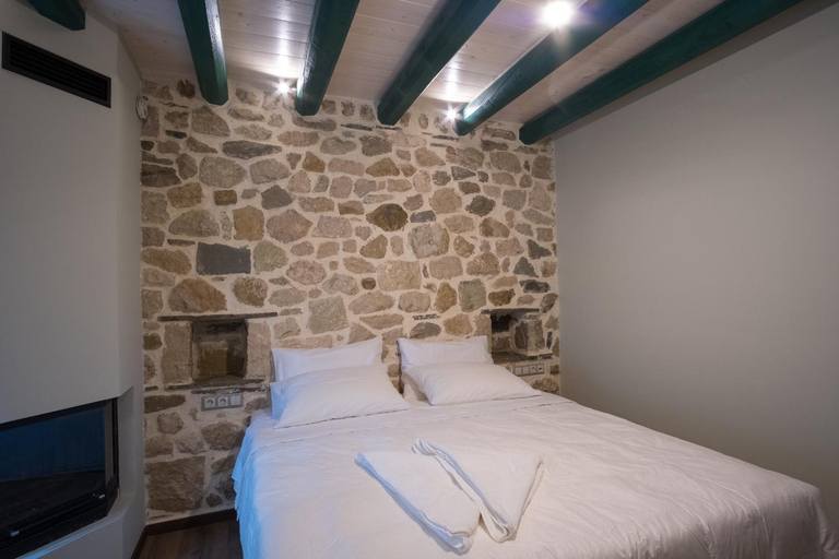 Bedroom 2, Hotel Arhontiko Vourloka, Epirus